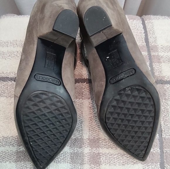Aerosoles Heel Feet, size 6.5, gray suede - Picture 3 of 5